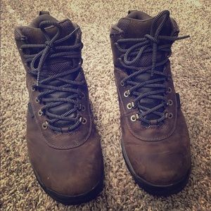 Men’s white ledge Timberland hiking boots, size 11
